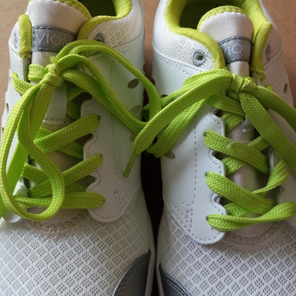 Vionic Womens White Sneakers Tennis Shoes Sz 8 lime green shoe strings - Picture 2 of 9